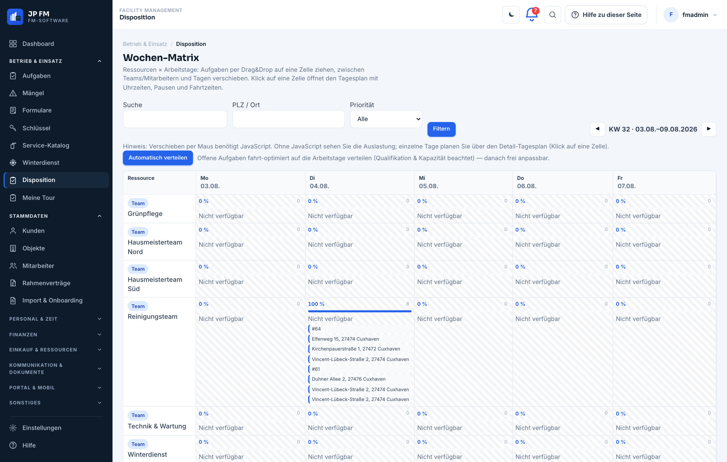Planungsmatrix der Disposition in JP FM: links die Modulnavigation, rechts eine Tabelle mit einer Zeile je Ressource und einer Spalte je Wochentag von Montag bis Freitag samt der darin geplanten Einsätze.